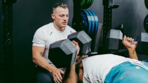 NFL, NBA sports doctor weighs in on Mamdani’s viral 135-pound bench press fail: ‘Trump could lift more’