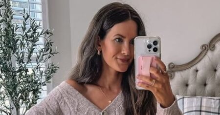 ‘Christian Girl Autumn’ Influencer Caitlin Covington Breaks Down Over ‘Pressure’ to Film New Videos