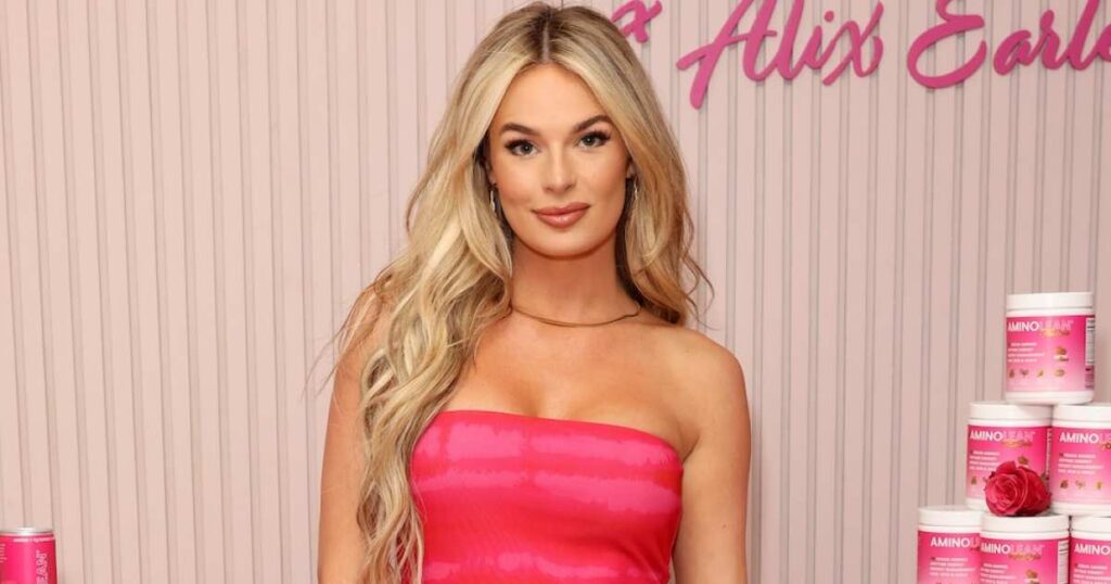 ‘Siesta Key’ Star Juliette Porter Reveals She Made 0,000 Per Narration, Is a Billionaire