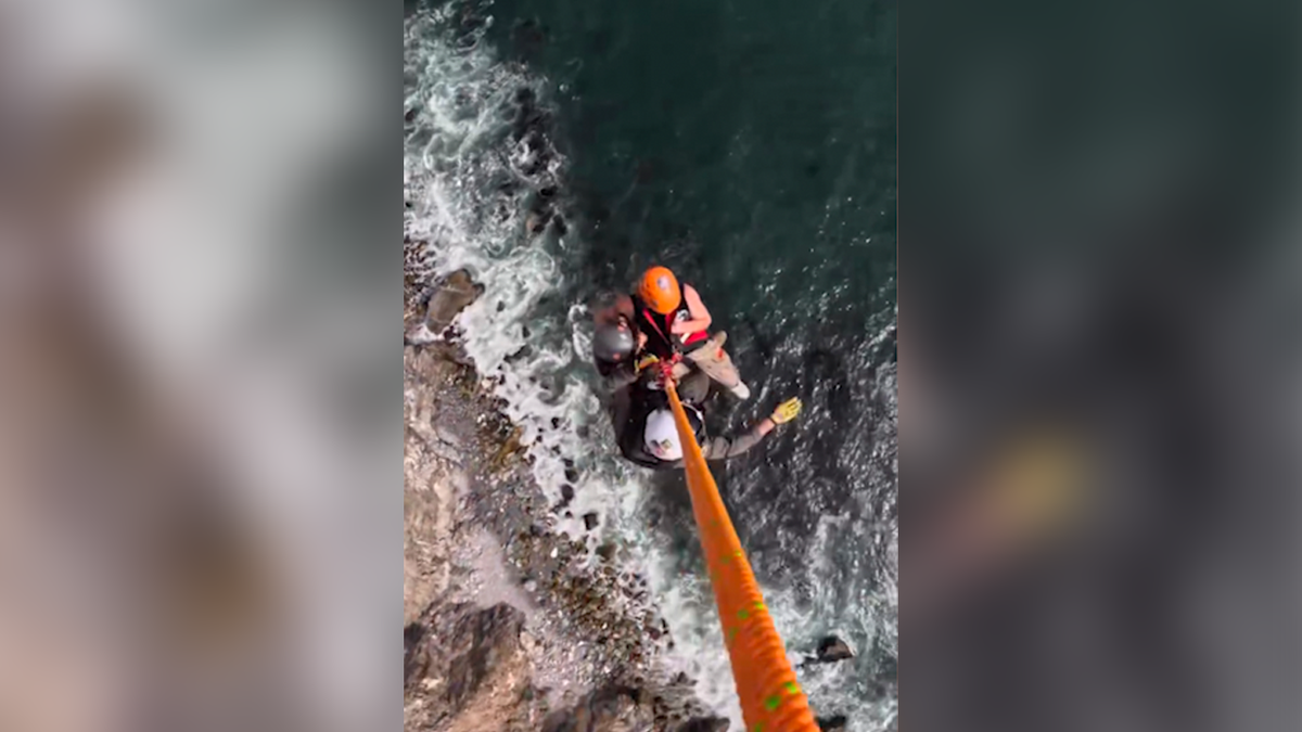 Hikers saved in helicopter rescue 