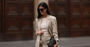 Your End-of-Summer Wardrobe Is Missing These 13 Linen Blazers That Deliver Rich Mom Vibes