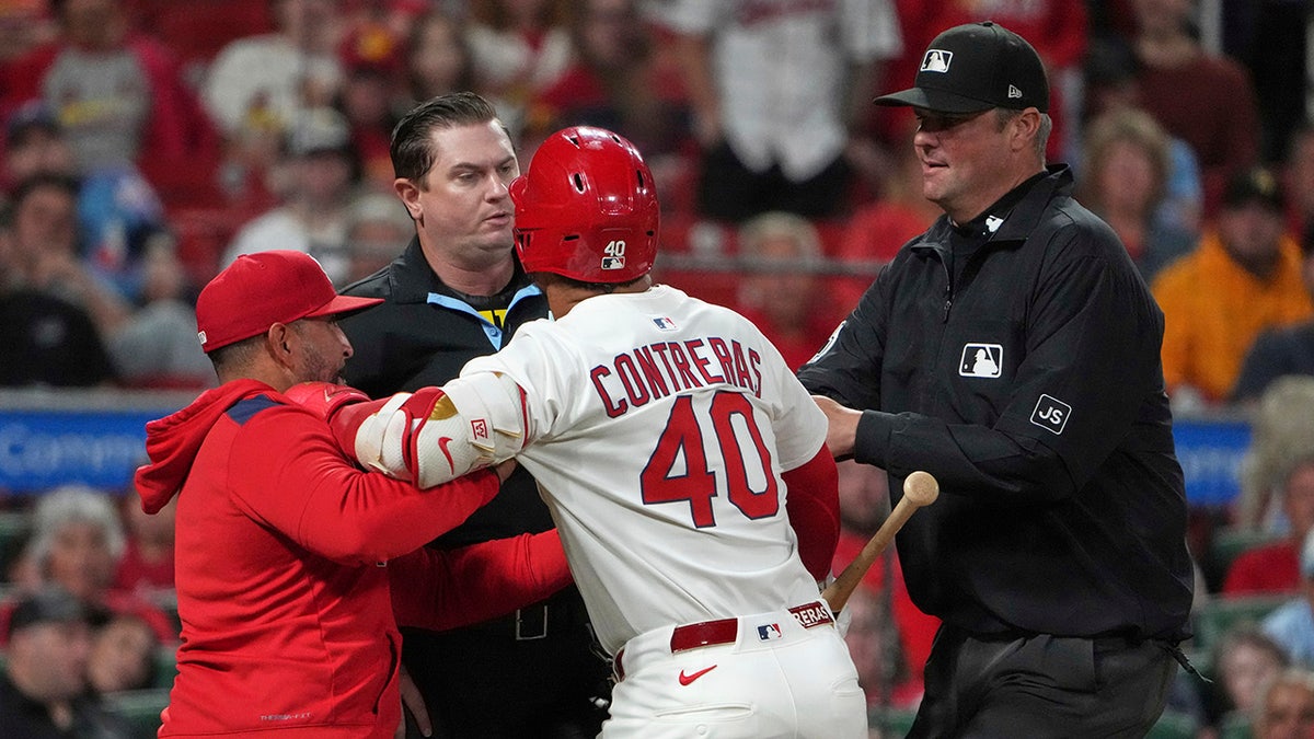 Willson Contreras irate