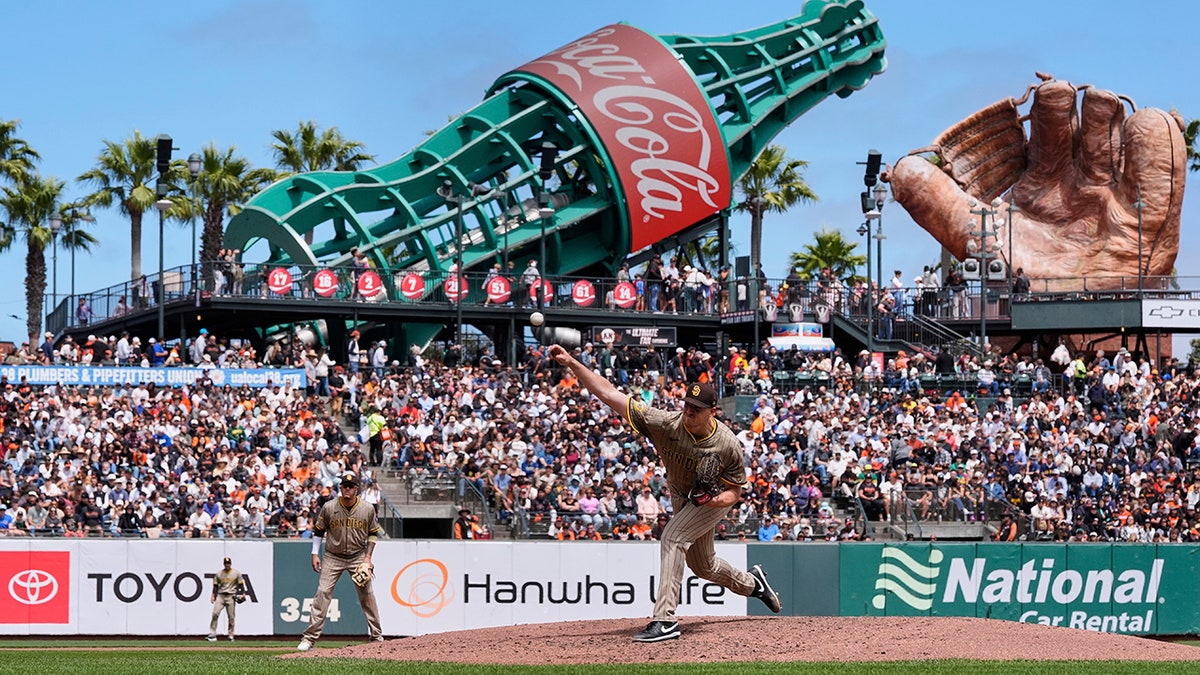 Nick Pivetta pitches