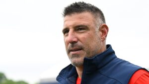 Patriots coach Mike Vrabel clashes with media over Stefon Diggs’ uncertain season opener status