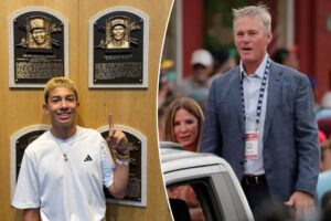 St. James-Smithtown star Jeremy Katz gets praise, advice from Hall of Famer Craig Biggio