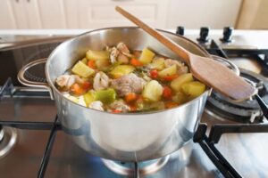 Boyfriend slammed after what he did to soup made by girlfriend’s mother: ‘Where are your manners’