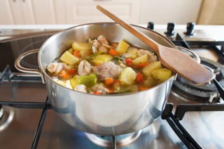 Boyfriend slammed after what he did to soup made by girlfriend’s mother: ‘Where are your manners’