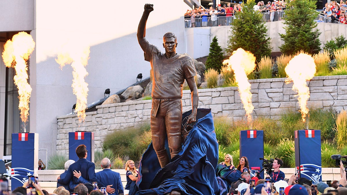 Tom Brady statue unveiled
