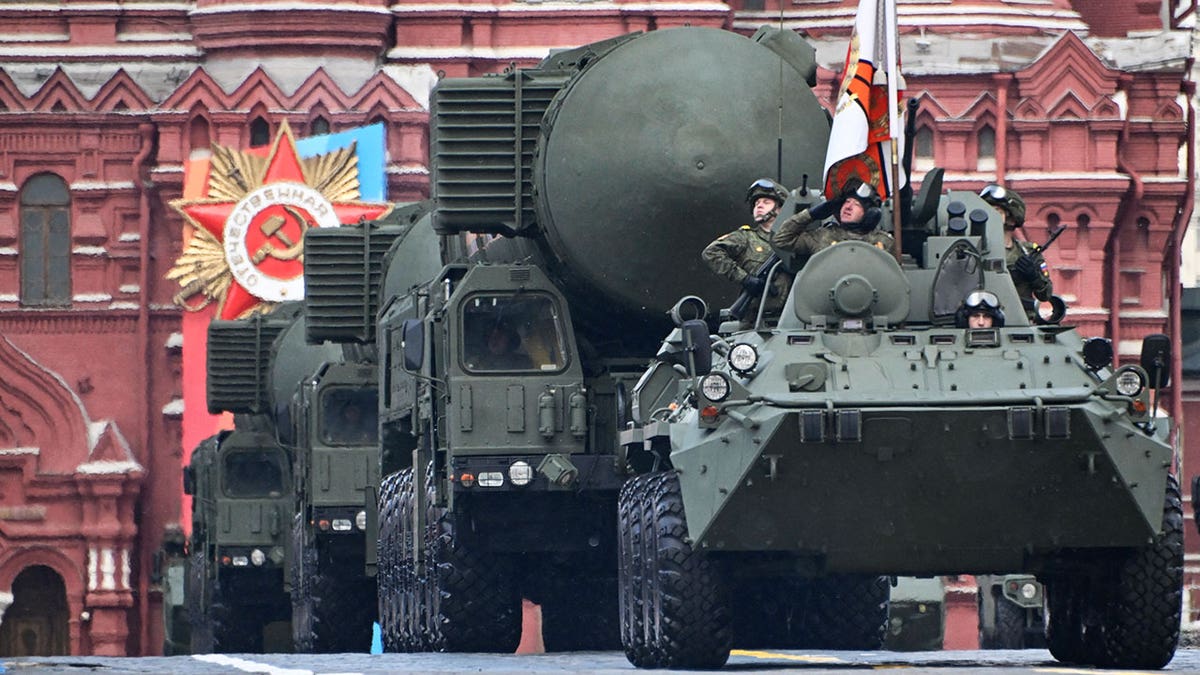 Russia displays nuclear capable ballistic missiles