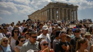 Germans, French and Italians chose Greece and increased their spending