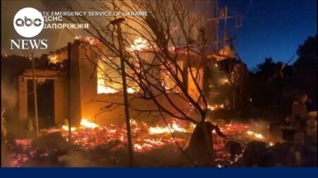 Large-scale Russian attack in Ukraine as peace talks continue
