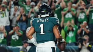 Black national anthem performance before Eagles-Cowboys game sparks social media frenzy