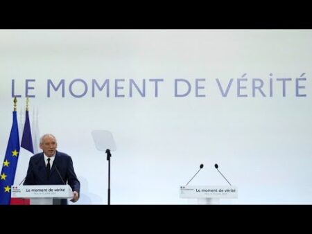 Vote of confidence and calls for blockades: a turbulent week ahead in France