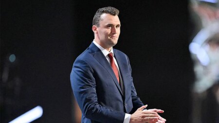 NFL holds moment of silence for Charlie Kirk at Packers-Commanders game after assassination