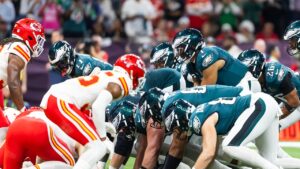 NFL fans accuse Eagles of committing penalties on tush push during win over Chiefs