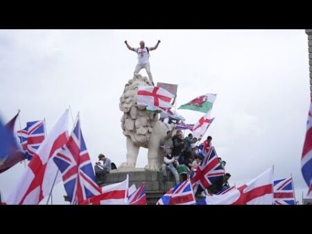 25 arrested for assaulting police at London march organised by far-right activist Tommy Robinson