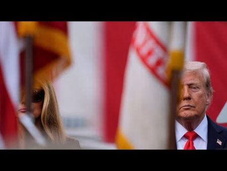 Trump calls on NATO allies to stop buying Russian oil and threatens 50% to 100% tariffs on China