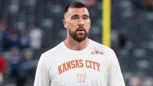 Chiefs’ Andy Reid brushes off latest heated incident with Travis Kelce