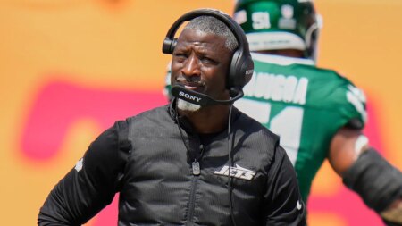 Legendary sports radio host rips Jets’ Aaron Glenn for dancing during critical play