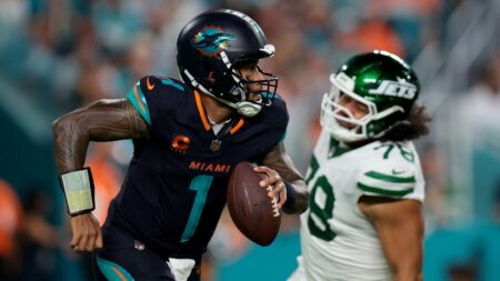 Tua Tagovailoa’s nifty flip to Dolphins teammate excites social media