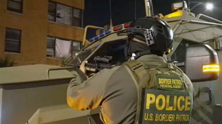Hundreds of federal agents in Chicago carry out operation targeting suspected Tren de Aragua gang members