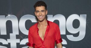 Dancing With the Stars’ Ezra Sosa Responds to Criticism Over His Choreography: ‘It Makes Me Better’