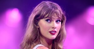 Taylor Swift Steals the Show at Travis Kelce’s NFL Game — Even Though She Didn’t Attend