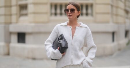 These 17 Loose, Rich Mom Fall Sweaters Are 10 Times More Slimming Than Fitted Styles