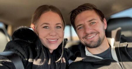 Jana Duggar Shares Video and Photos From Her 40-Person Family Beach Vacation