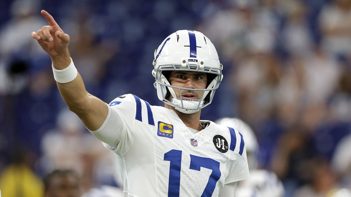 Daniel Jones looks on field