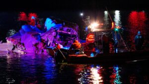 American Airlines accused of ‘running red lights’ before horrific Potomac River plane crash near DC