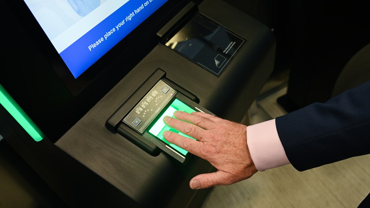 europe travel fingerprint and photo requirements