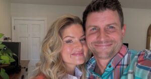 ‘Bringing Up Bates’ Star Erin Bates Is in Septic Shock After Giving Birth to Baby No. 7