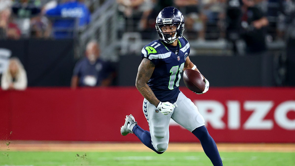 Jaxon Smith-Njigba during a Seahawks game
