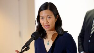 Mayor of sanctuary city advances to November election amid ICE crackdown resistance