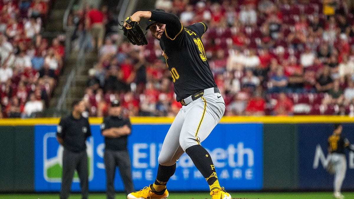 Paul Skenes vs Reds