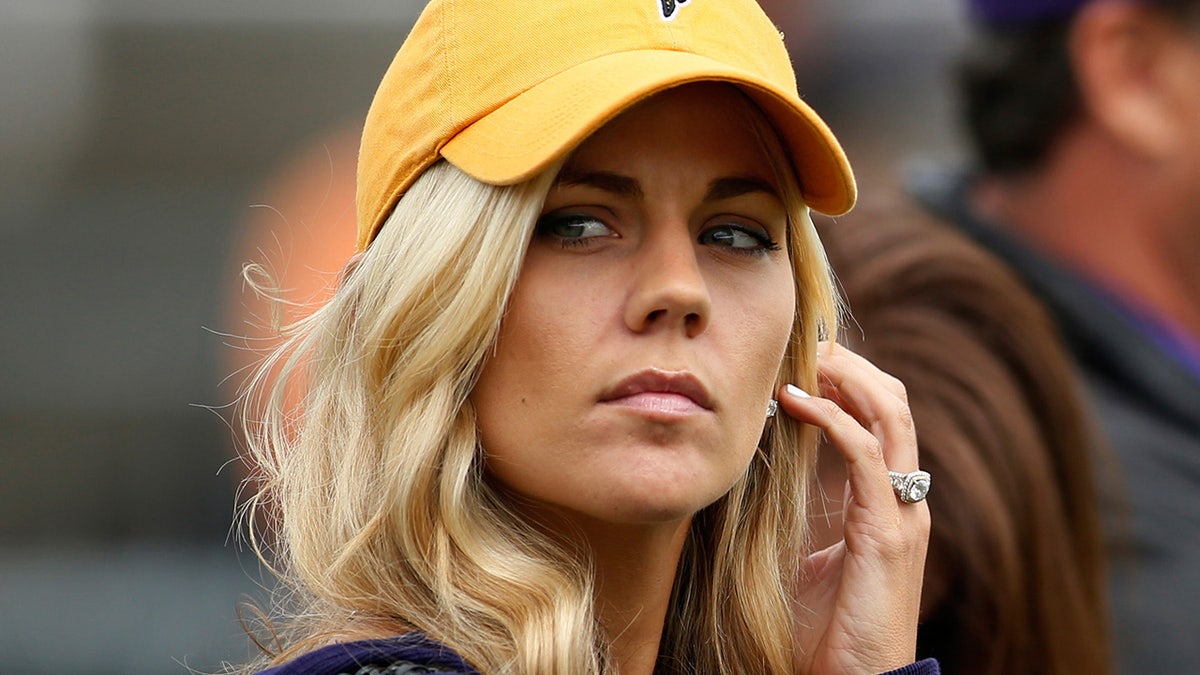 Sam Ponder cheers on her husband