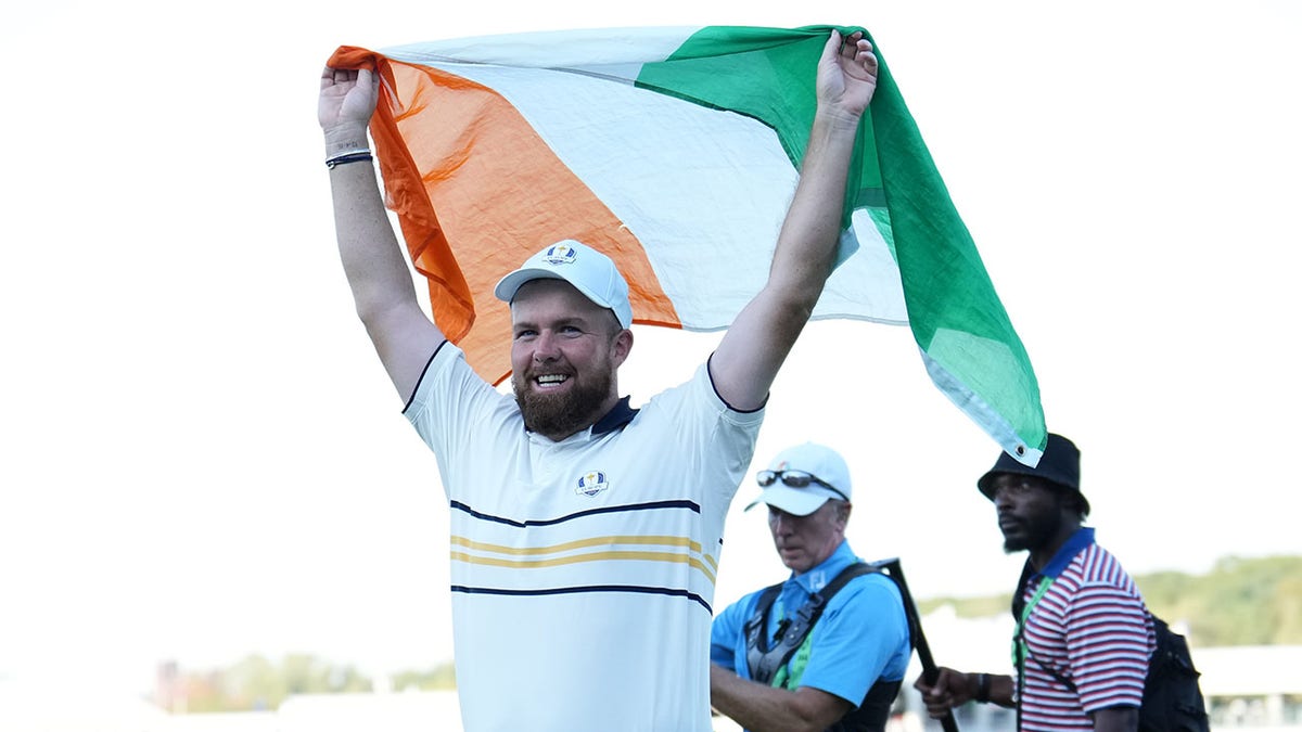 Shane Lowry with Ireland flag
