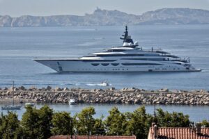 Here’s what the Powerball winner could buy with the .7 billion jackpot: Private islands, fighter jets, and the Titanic