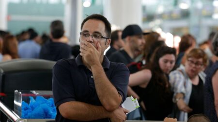 French air traffic controllers call off three-day strike this week