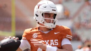 Texas star Arch Manning receives big vote of confidence from ‘Chad Powers’ actor Glen Powell
