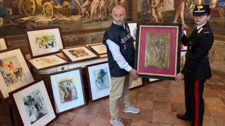 Art world masters fooled as police raid famous gallery after fake Dalís found