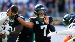 Jets’ uninspiring play against Cowboys draws backlash from fans