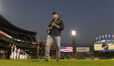 Yankees legend Bernie Williams compares baseball and music careers as Carnegie Hall performance approaches