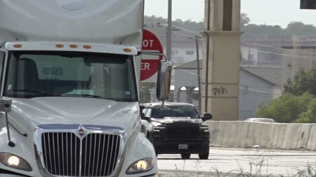 American trucking industry urges lawmakers to act as online cargo theft surges
