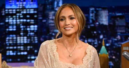 Jennifer Lopez’s Rich Mom Top-Handle Bag Is a Closet Staple —  Nail the Look for 