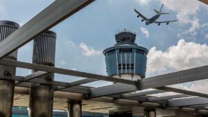 Two Delta regional jets collide on taxiway at LaGuardia Airport; 1 injured