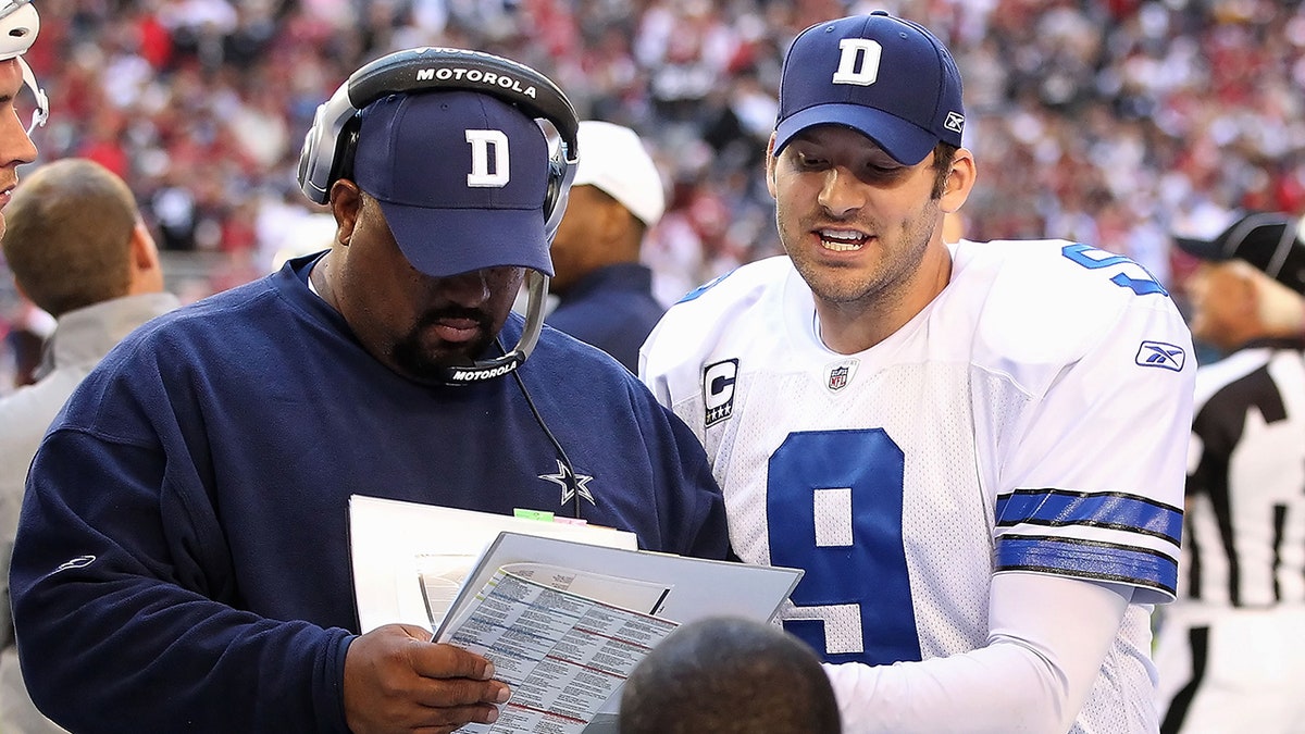 Skip Peete talks with Tony Romo