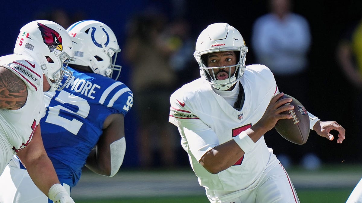 Jacoby Brissett scrambles