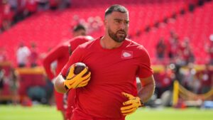 Travis Kelce scolds A.J. Brown for venting frustrations online during Eagles’ undefeated start